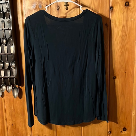 3/$20 🦋 Aeropostale Seriously Soft Perfect V-Neck Long Sleeve Shirt - Picture 3 of 3